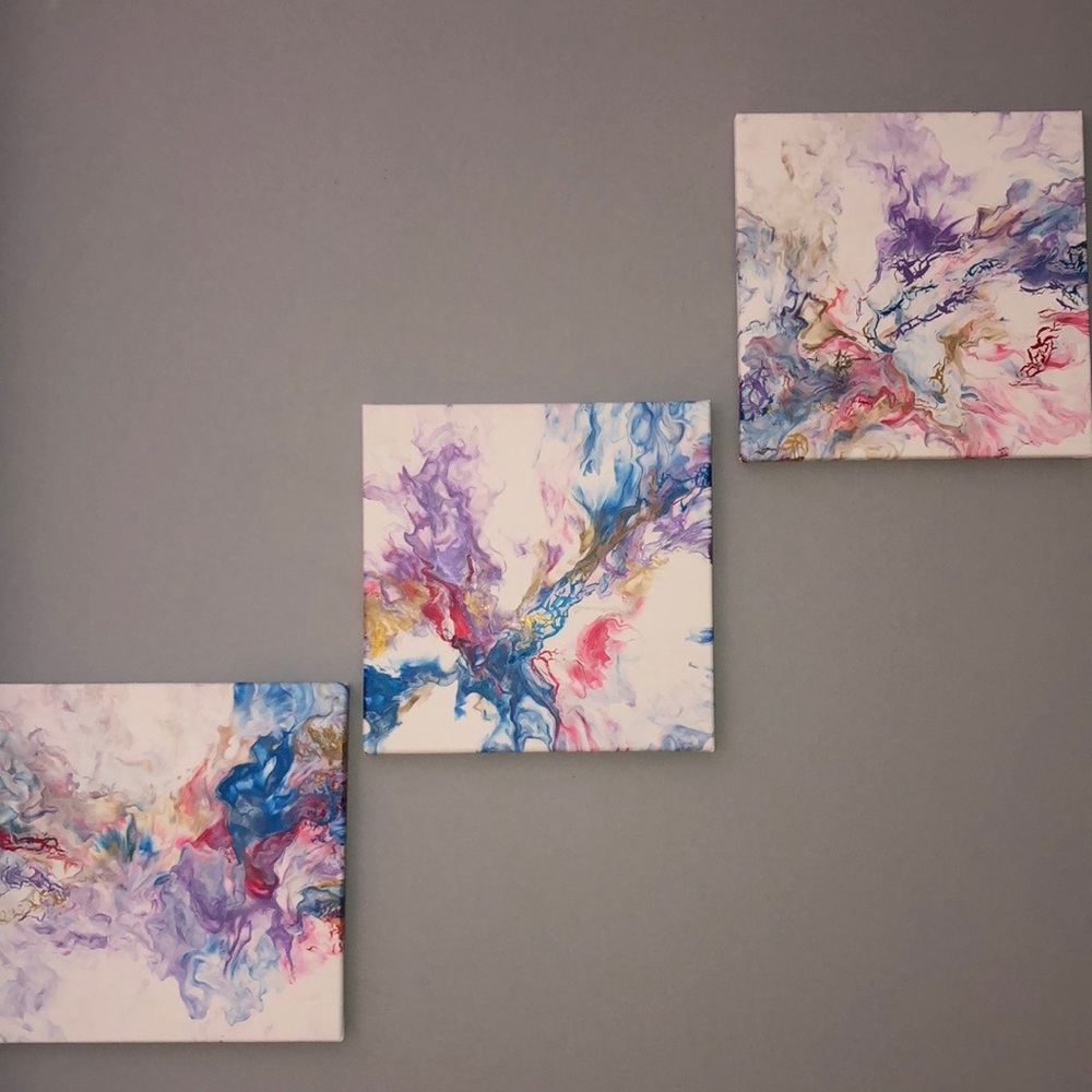 I’m selling a metallic three trio painting.